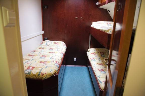Dreibettkabine mit Etagenbett auf der Aldebaran