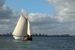 Klipper Anna unter Segeln auf offenem Wasser