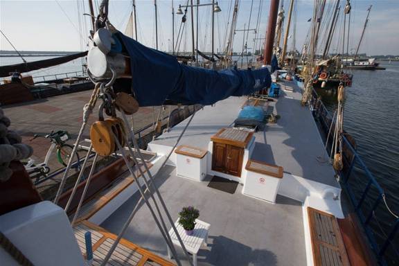 Blick auf das Deck und den Sitzbereich der Avanti