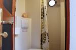 Toilette und Dusche an Bord der Avondrood