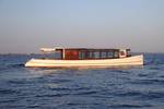Salonboot Emma auf offenem Wasser