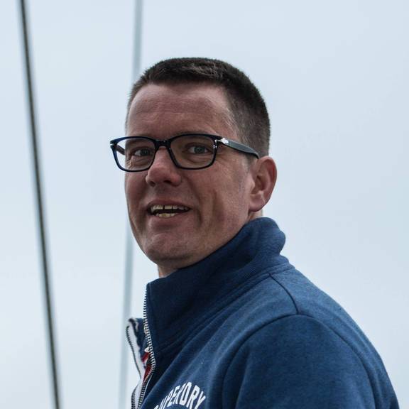 Porträt von Skipper Evert Jan Muurling an Bord der Gouwzee