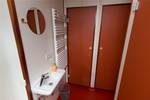 Waschbecken und Sanitärräume an Bord der Grietje