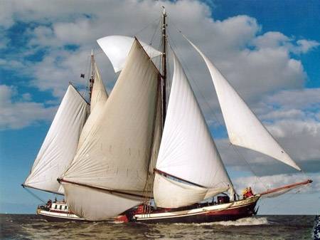 Klipper Johanna Engelina unter vollen weißen Segeln