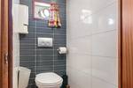 Toilette und Waschbecken an Bord der Vriendentrouw