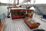 Deck der Willem Barentsz mit hölzernem Deckshaus