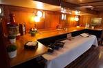 Buffet im holzgetäfelten Salon der Willem Barentsz