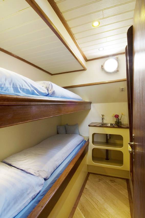 Zweibettkabine mit Etagenbett auf der Gulden Belofte