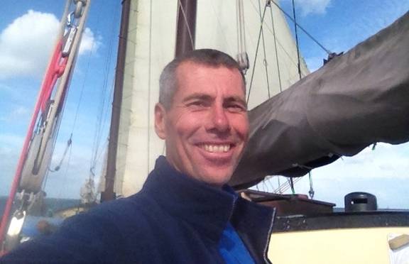 Skipper Bertil Vermeule an Deck der Gulden Belofte
